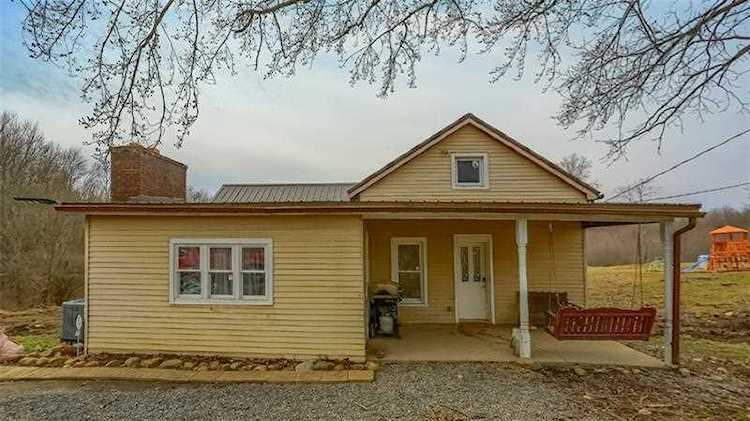 1923 Martin Rd New Castle, PA 16101