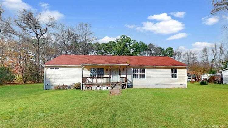 120 Court Rd Yorktown, VA 23692
