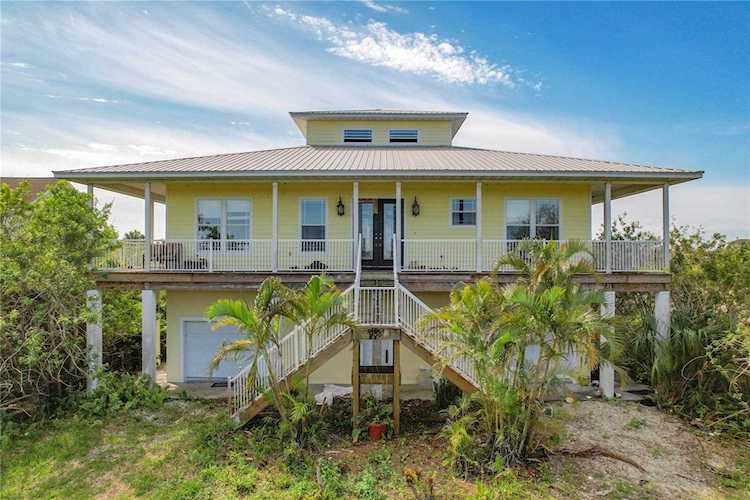 935 Bayshore Dr Palmetto, FL 34221