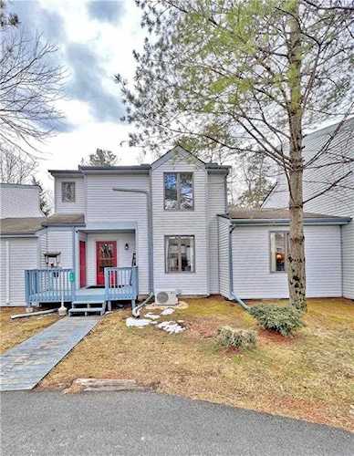 10 Lennon Circle Lake Harmony, PA 18624