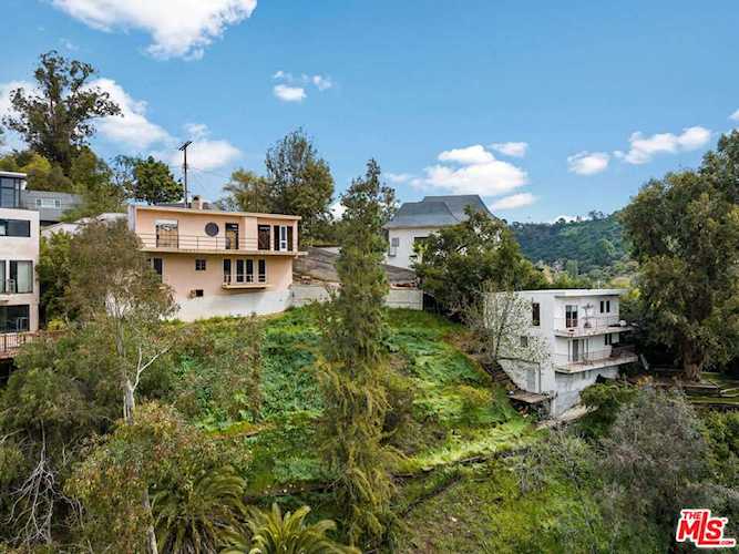 9988 Reevesbury Dr Beverly Hills, CA 90210