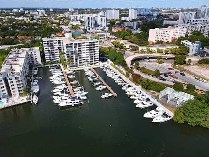 1700 NW N River Dr #804 Miami, FL 33125