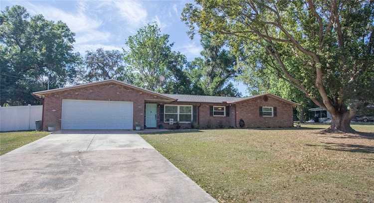 11905 Orangewood Dr Dade City, FL 33525