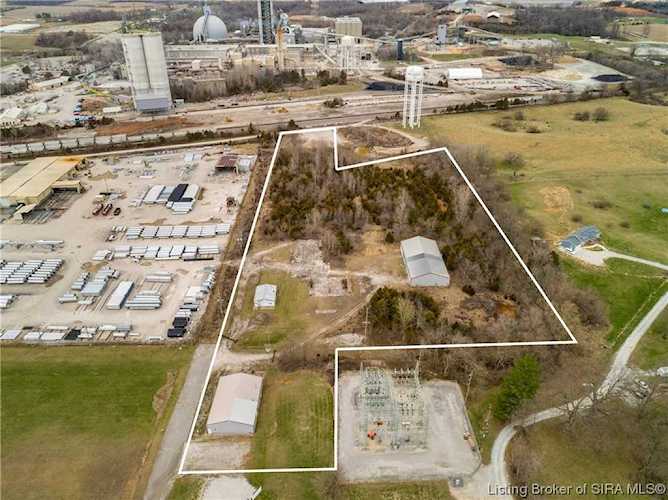 3030&3032 Poplar St Mitchell, IN 47446
