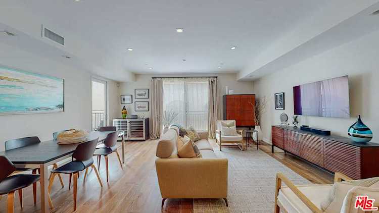 441 S Barrington Ave #408 Los Angeles, CA 90049