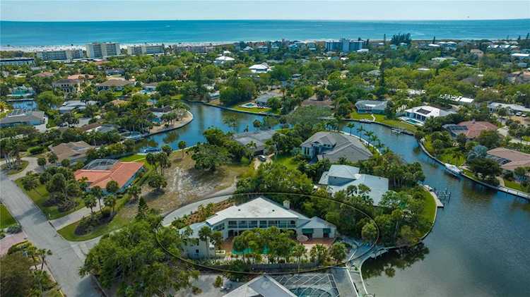 5420 Azure WAY Sarasota, FL 34242
