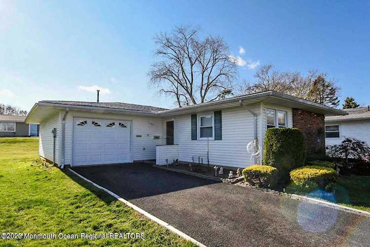 62 Tony Ct Brick, NJ 08724