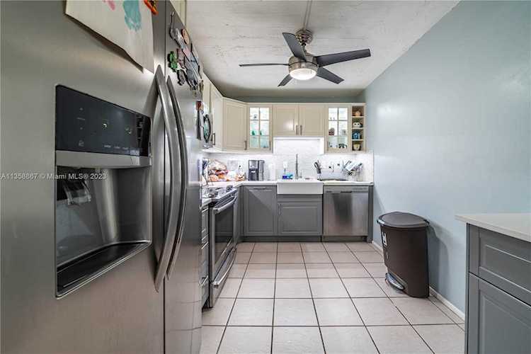 7300 NW 17th St #314 Plantation, FL 33313