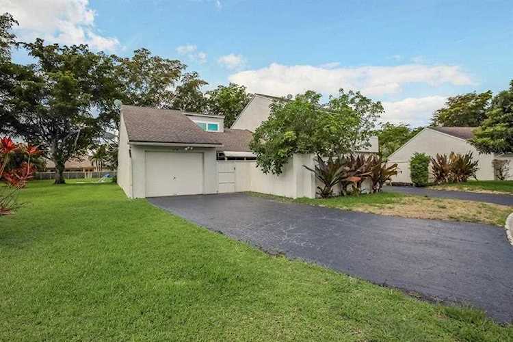 12734 Spinnaker Lane Wellington, FL 33414