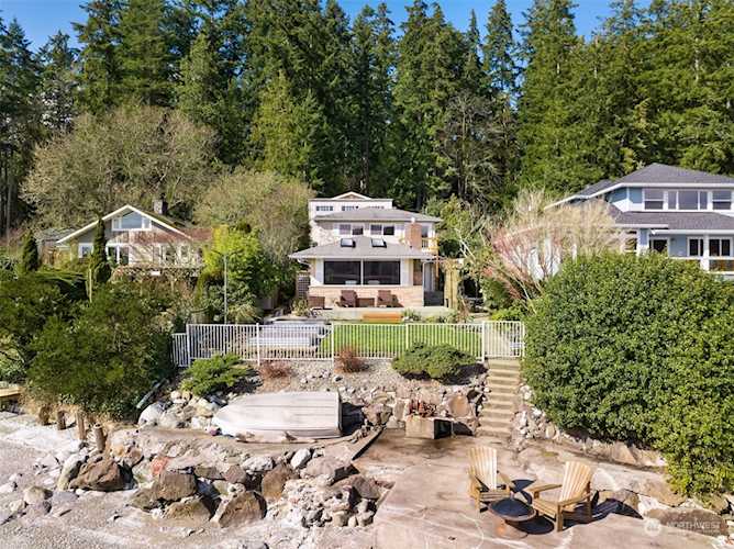 15920 Sandy Hook Rd NE Poulsbo, WA 98370