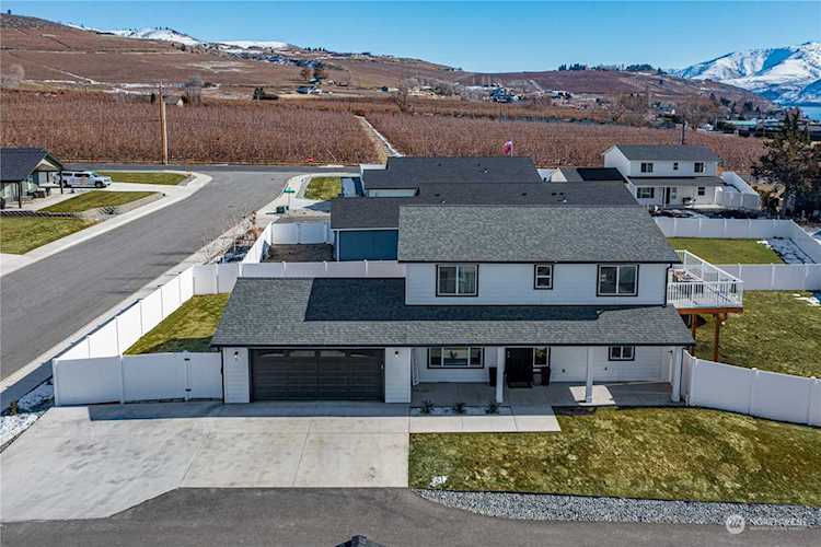 11 Jonagold Ln Manson, WA 98831