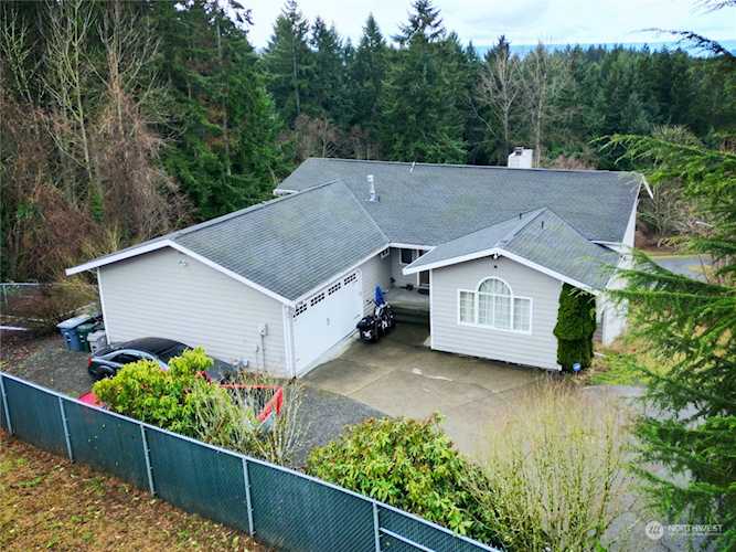 16408 39th Street Ct E Lake Tapps, WA 98391