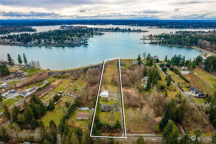 1912 210th Ave E Lake Tapps, WA 98391