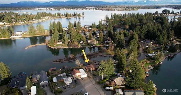 3229 Deer Island Dr E Lake Tapps, WA 98391