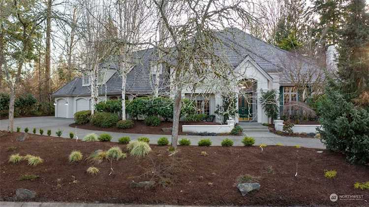 24677 SE 9th Place Sammamish, WA 98074