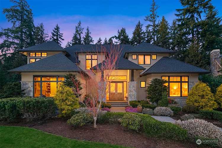 3850 134th Ave NE Bellevue, WA 98005