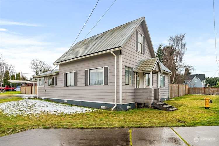 320 N 2nd St Pe Ell, WA 98572