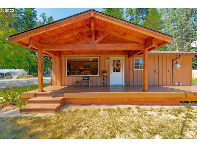 140 Cougar Loop Rd Cougar, WA 98616