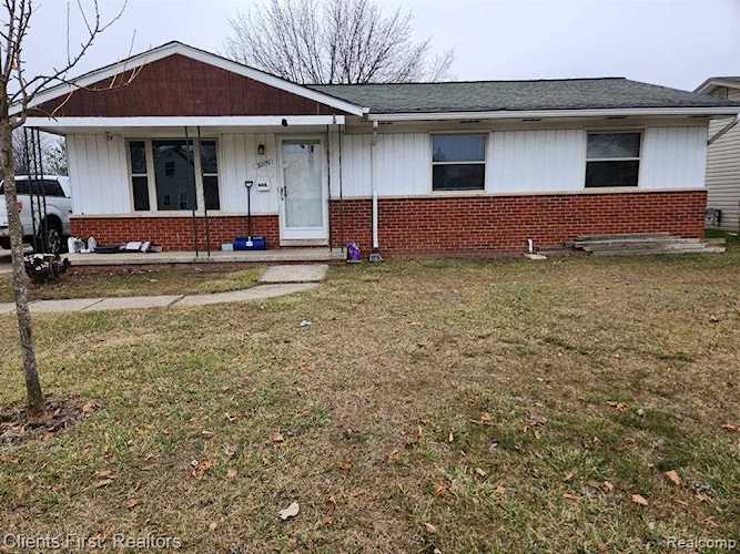 32710 Forest St Wayne, MI 48184 | MLS 20230004212 Photo 1