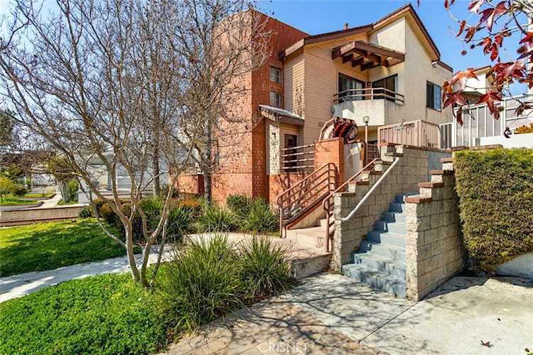 1325 E Windsor Rd #4 Glendale, CA 91205
