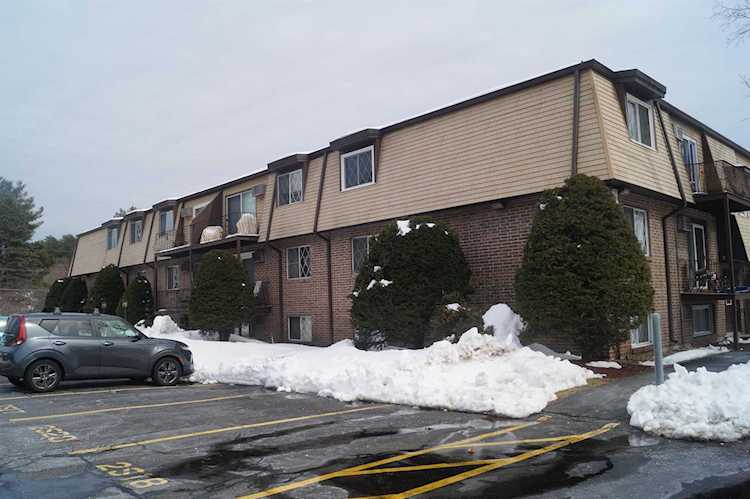 2 Silvestri Circle #20 Derry, NH 03038