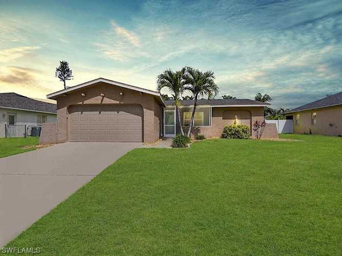 1905 SE 9th Terrace Cape Coral, FL 33990