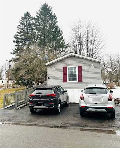 52 Glazer Dr. Penfield, NY 14625