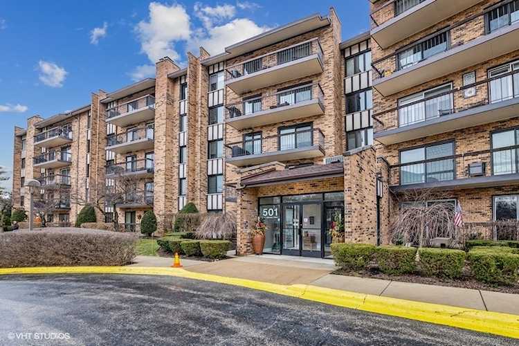 501 Lake Hinsdale Dr #103 Willowbrook, IL 60527