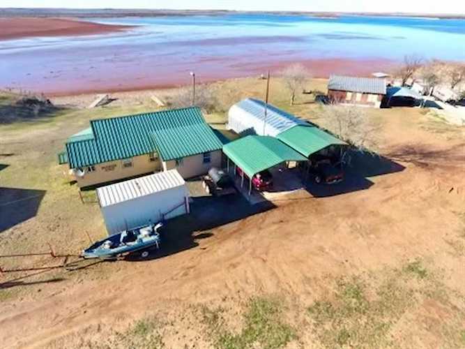 525 Bourbon Street Seymour, TX 76380