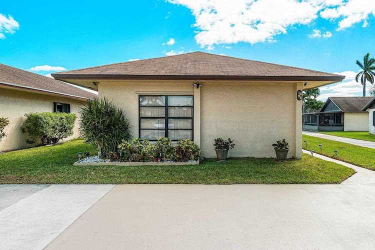 1592 Ferngran Avenue West Palm Beach, FL 33415
