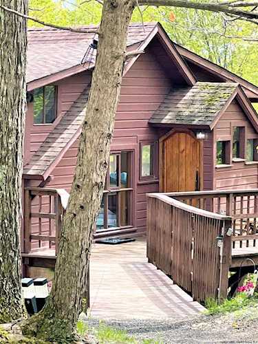 35 W Byrdcliffe Rd Woodstock, NY 12498