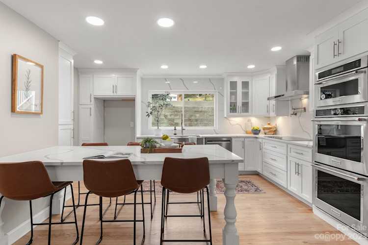 7022 Chelsea Day Ln Tega Cay, SC 29708