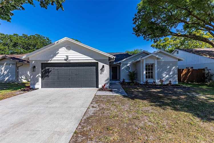 1632 Gardner Dr Lutz, FL 33559