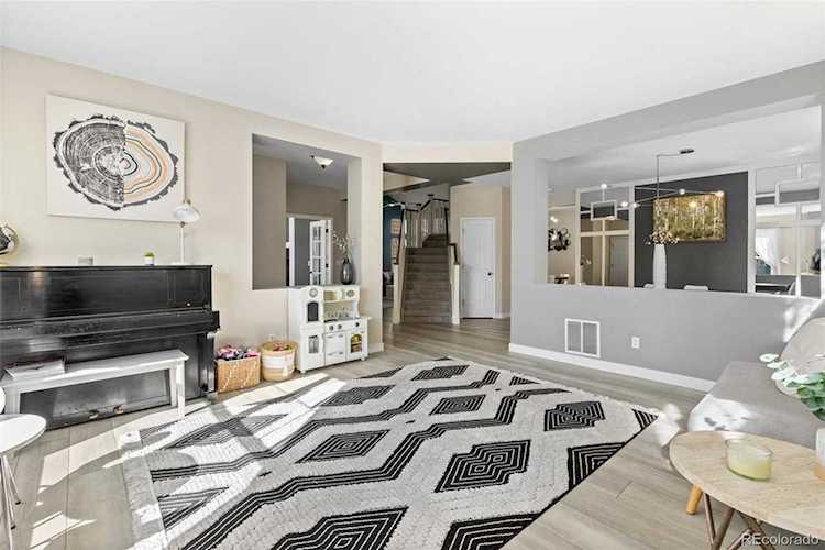 2463 Quail Creek Dr Broomfield, CO 80023