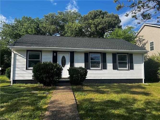 864 Tifton St Norfolk, VA 23513