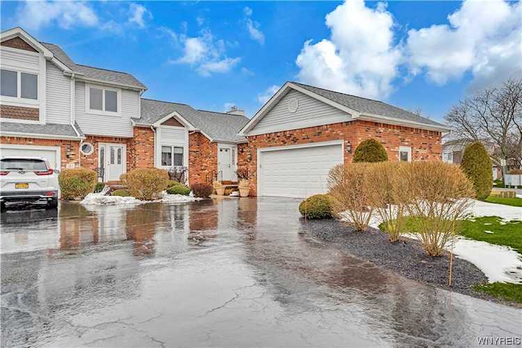 45 Niagara Shore Dr Tonawanda-City, NY 14150