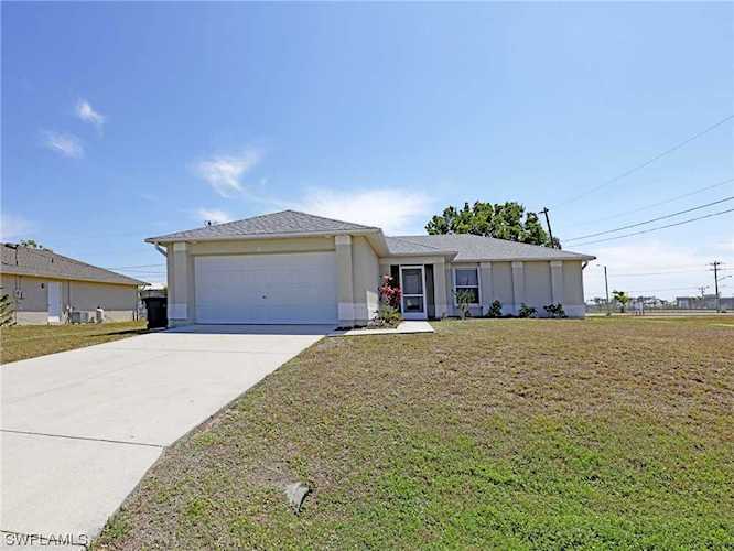 720 SW 15th Terrace Cape Coral, FL 33991