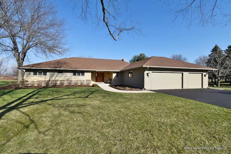 68 Oak Creek Dr Yorkville, IL 60560