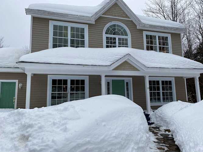 13 Wolf Ln Dover, VT 05356