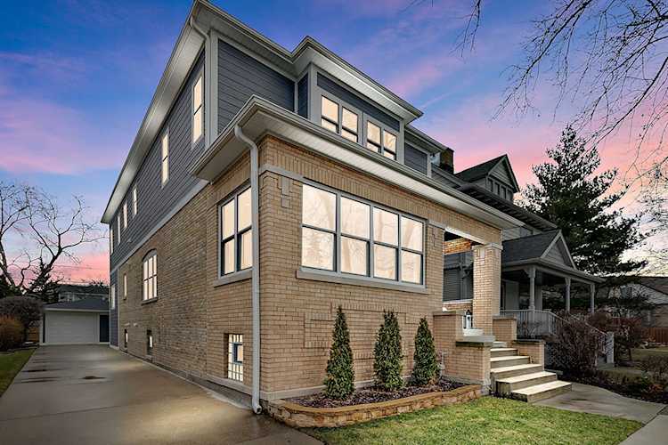 6831 N Ottawa Ave Chicago, IL 60631