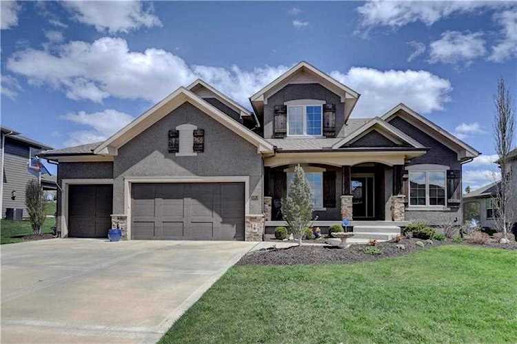 16813 Stearns St Overland Park, KS 66221