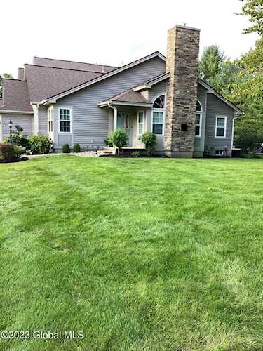15 Wesley Place Voorheesville, NY 12186
