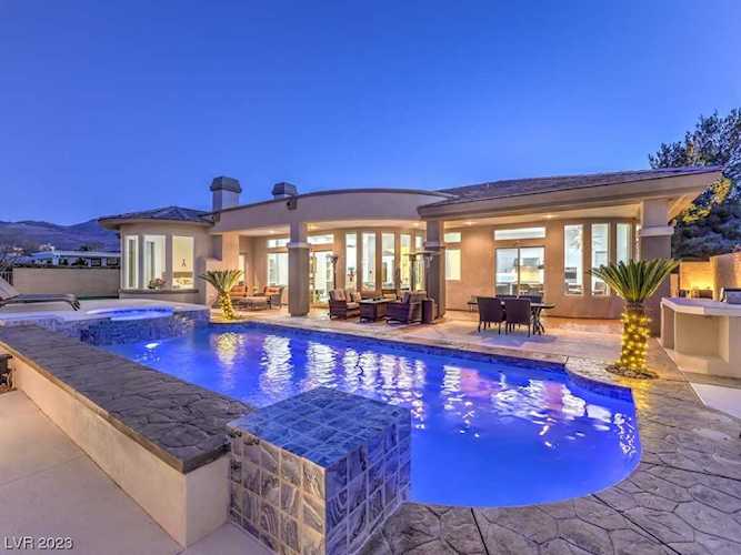 67 Isleworth Dr Henderson, NV 89052