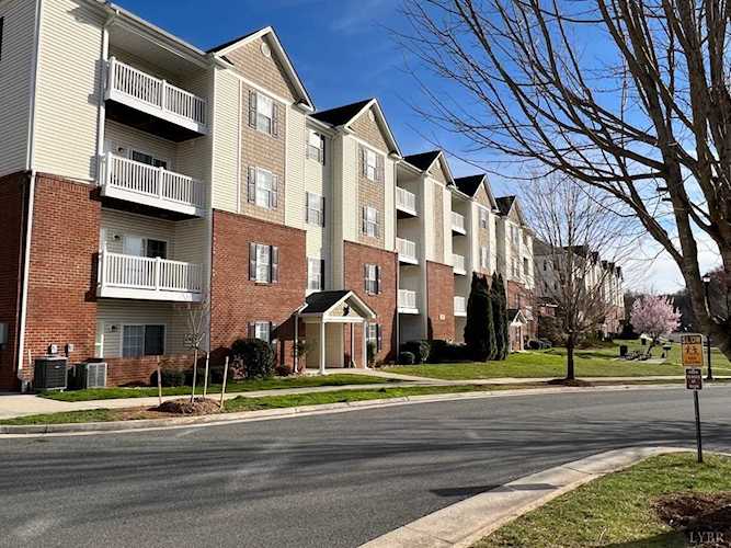 102 Capstone Dr Lynchburg, VA 24502
