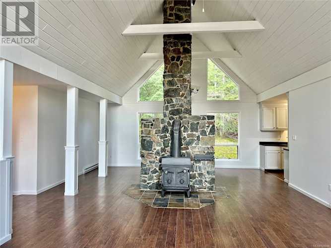 763 Rainbow Road Salt Spring, BC V8K2M8