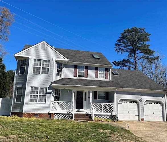 1004 Amelia Ct Chesapeake, VA 23320