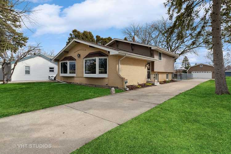8215 Leclaire Ave Burbank, IL 60459