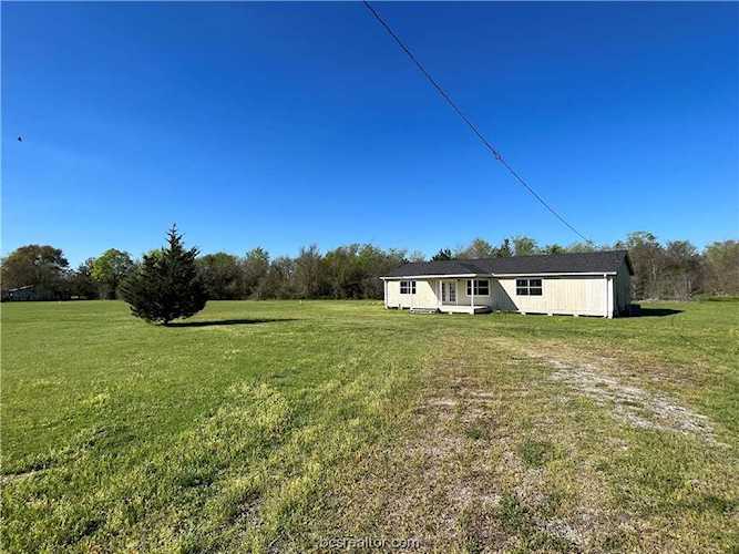 20471 Roy Hall Rd Bedias, TX 77831
