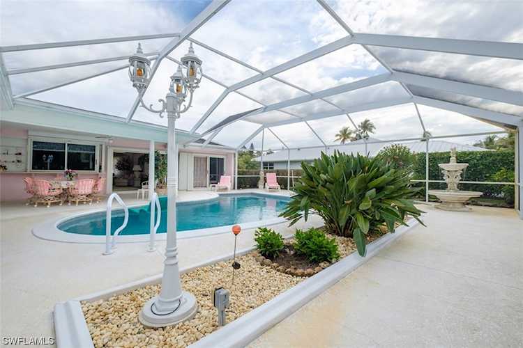 518 E Cypress Way Naples, FL 34110