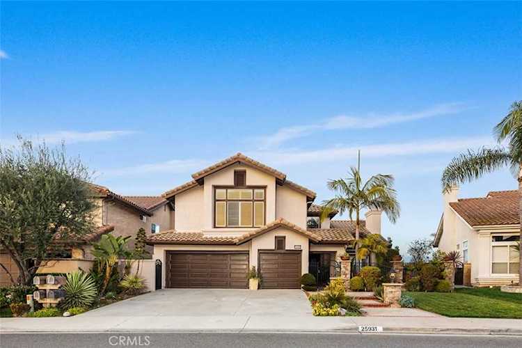 25931 Cedarbluff Laguna Hills, CA 92653
